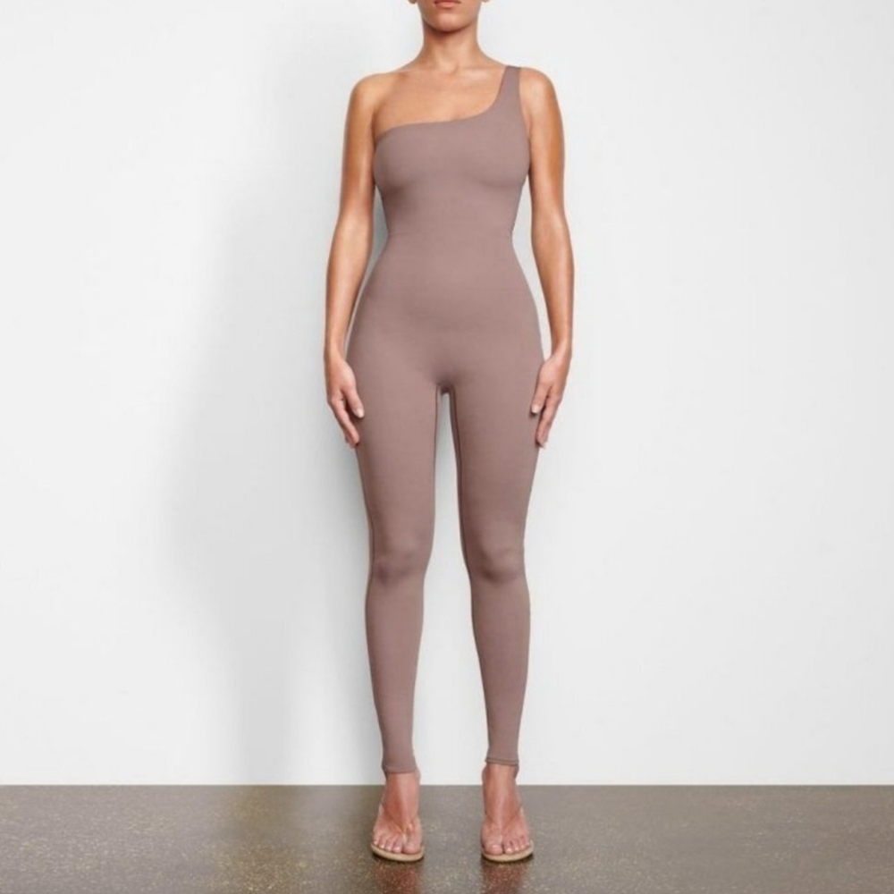 Skims all-in-one bodysuit UMBER